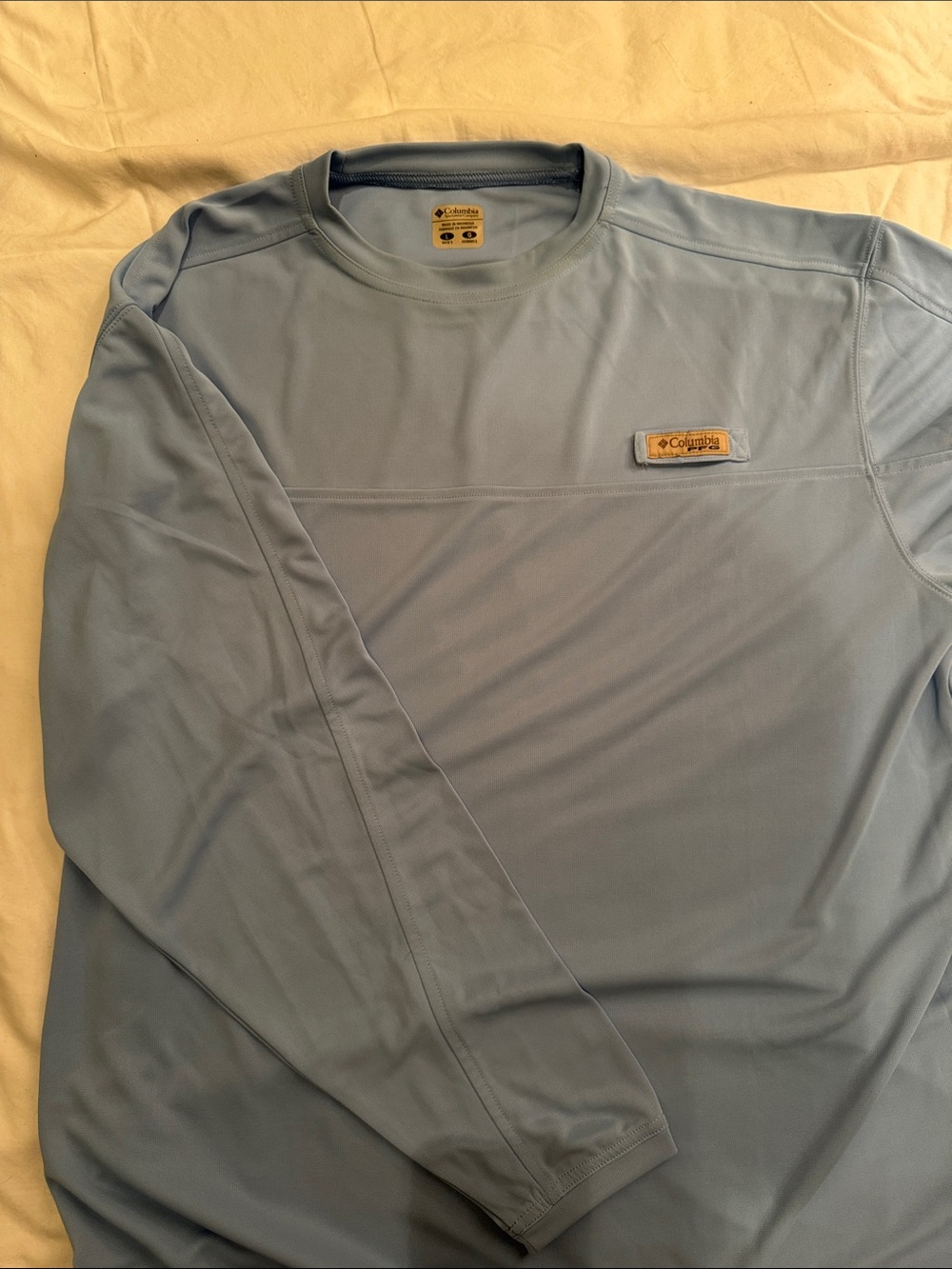 Columbia Men’s Long-Sleeve Performance Tee — Light Blue
